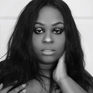 Meet your Posher, Davia